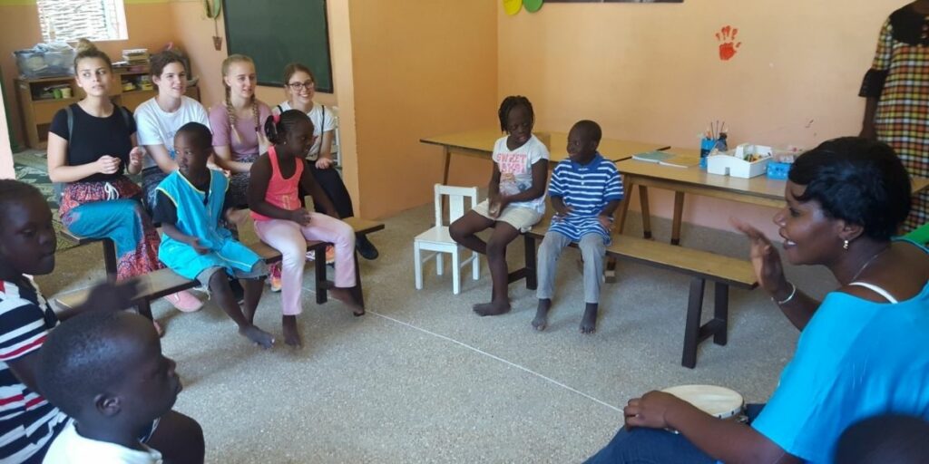 Volunteer Abroad Alliance - Senegal - Warang - asesoramiento a niños con síndrome de down