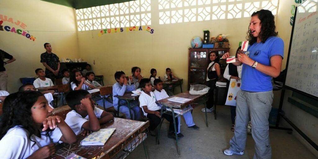 Engelse les geven in Ecuador