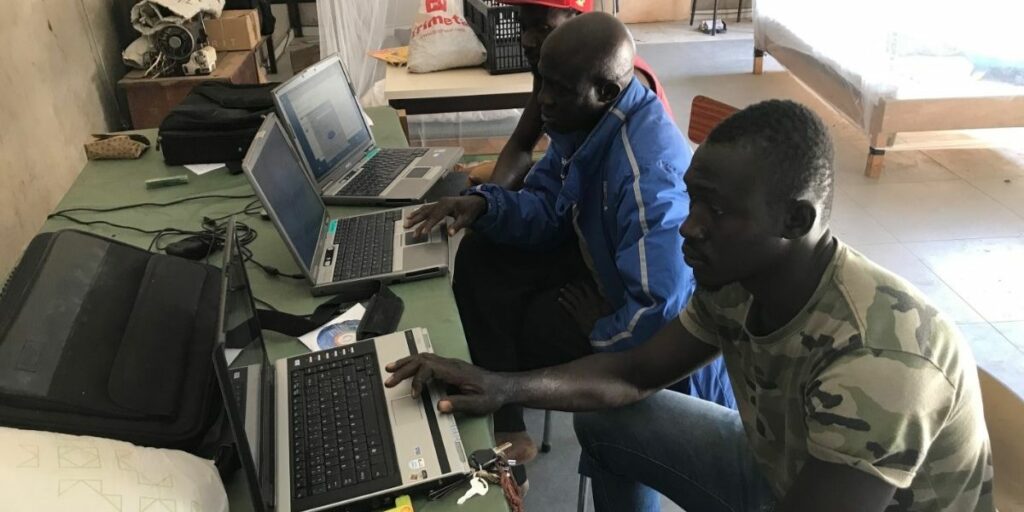 Bereitstellung von IKT in Gambia