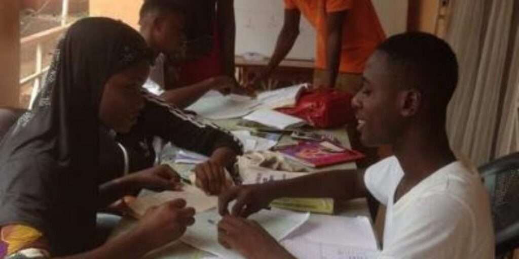 huiswerkbegeleiding secundair onderwijs in Ghana